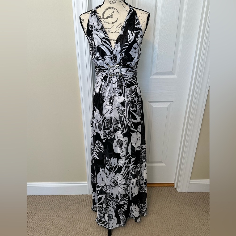 Elegant Floral Black and White Maxi Dress
